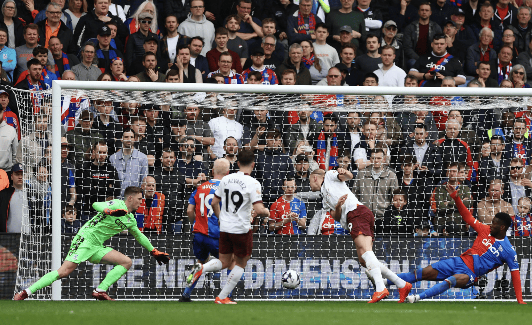 九游账号登录中心官网-赛前体能课后，曼城刷新队史纪录备战欧超杯，引发热议，资深球员宣示担当的简单介绍