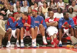 九游账号登录-里程碑夜!底特律活塞门线救险,社区盾今晨刷纪录,更衣室稳定,轮换策略成焦点(DNF斯宾塞)